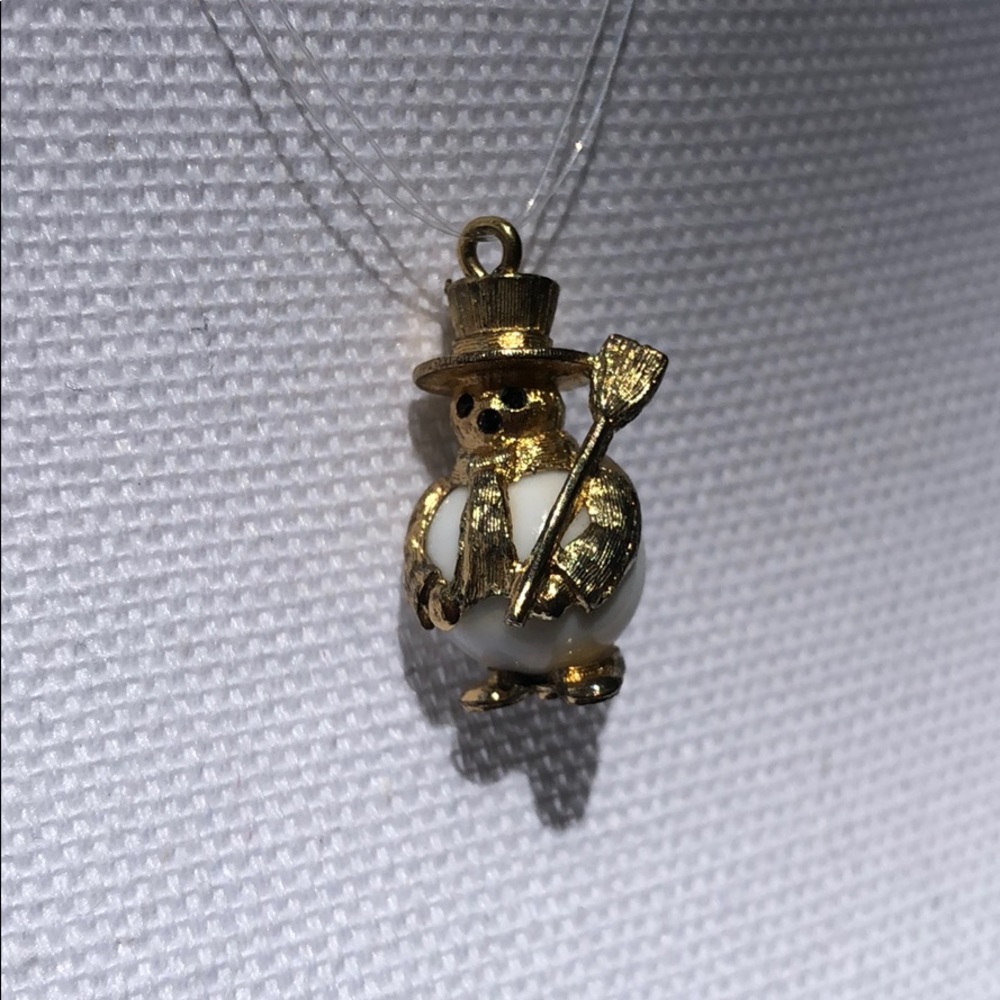 Gold tone snowman charm / pendant